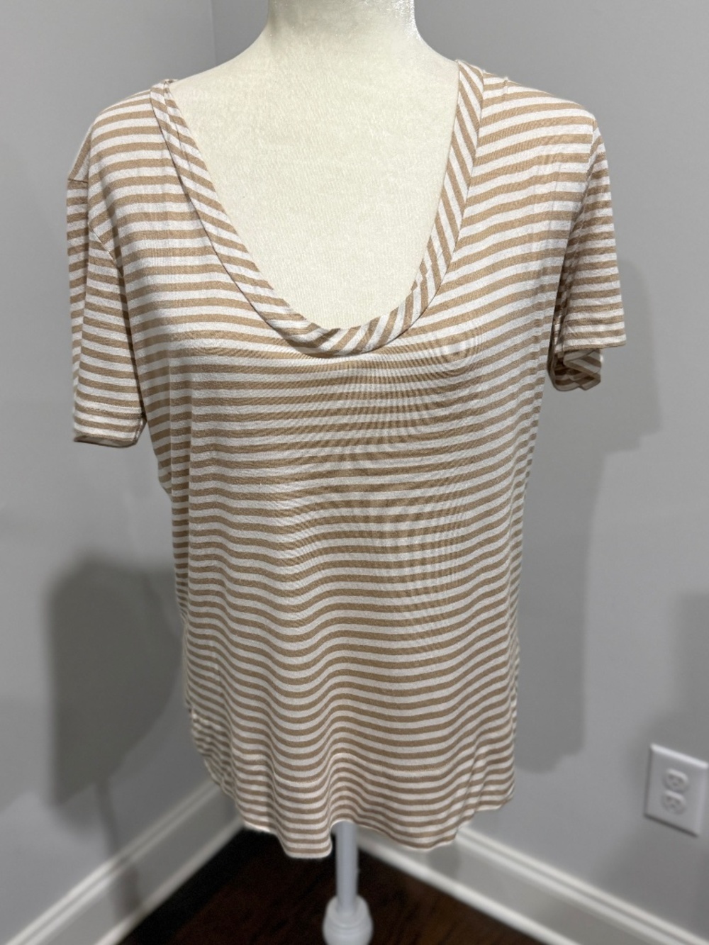 TORY BURCH SCOOP NECK SUMMER STRIPED SHORT SLEEVE TOP SIZE M